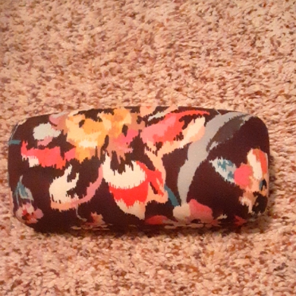 EUC! Vera Bradley 😎